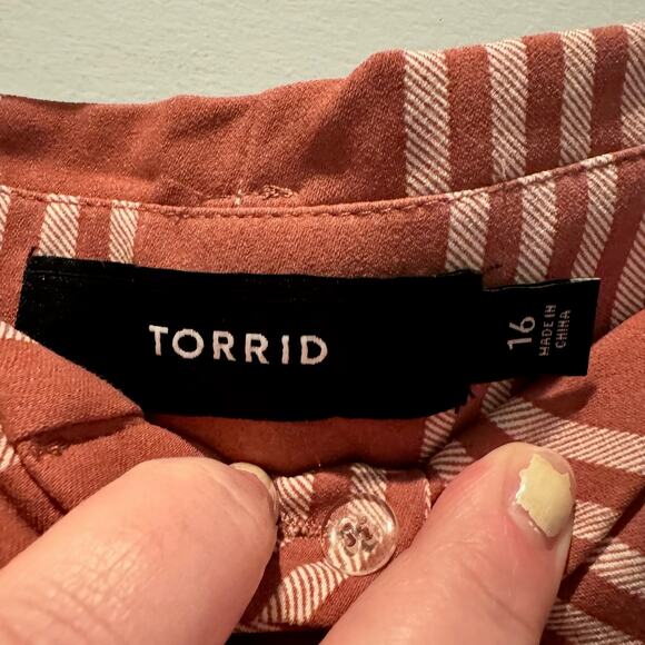 Torrid Womens Beachy Pink/Red Striped Shorts | Size 16 - Picture 7 of 9